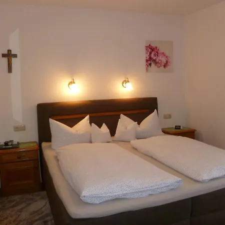 Pensionat Haus Lissi 3*