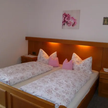 Pensionat Haus Lissi 3*