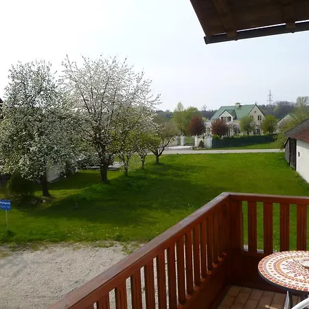 Haus Lissi Guest house *